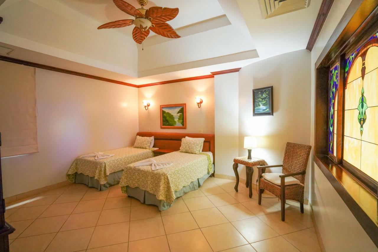 Pacifico Colonial Condominiums Nationalpark Nationalpark Manuel Antonio Exterior foto